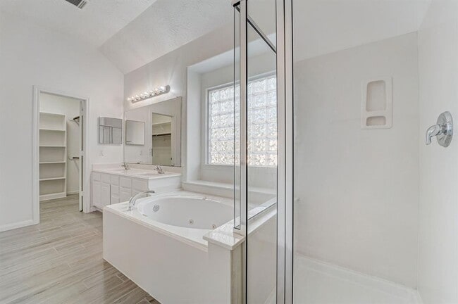 Building Photo - 25608 Thornhill Creek Ct