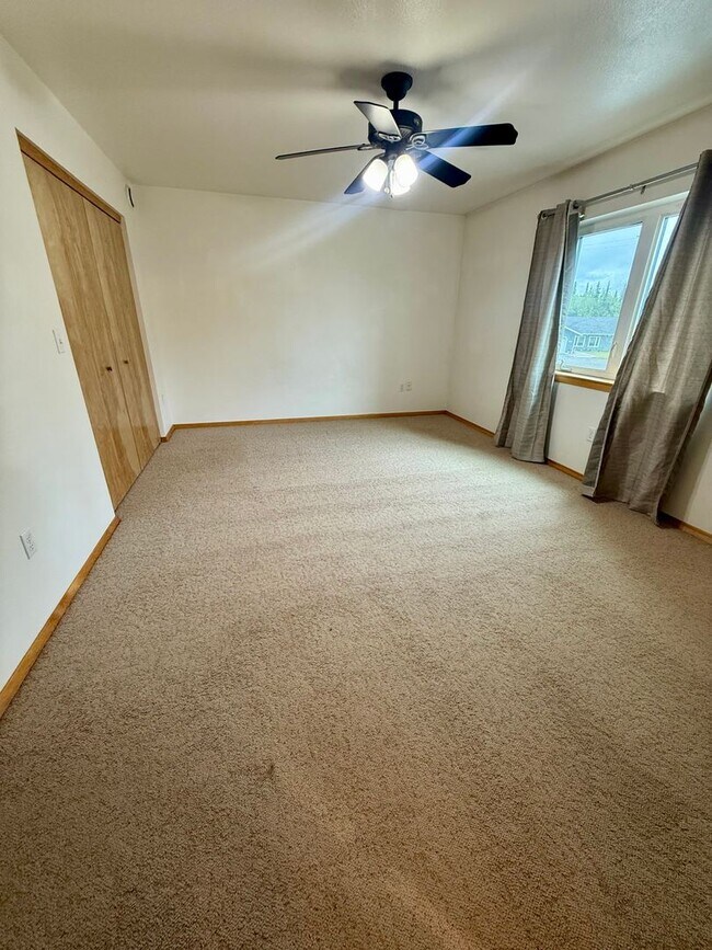 Building Photo - 2175 Chateau Ct