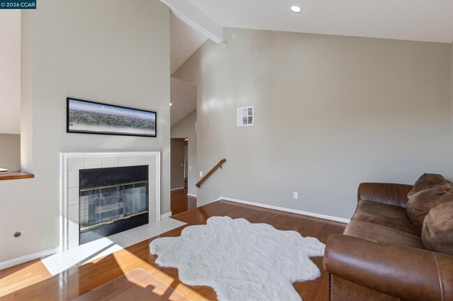 Building Photo - 342 Newcastle Ln