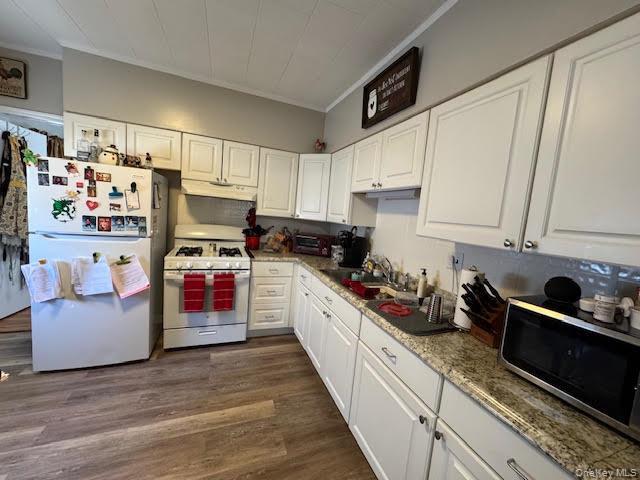 Building Photo - 223 Hudson St