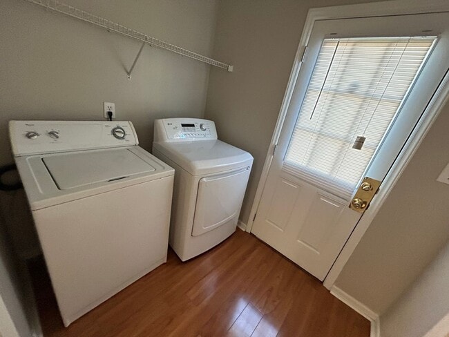 Building Photo - Greensboro Home - Lisa Barker - (734) 231-...