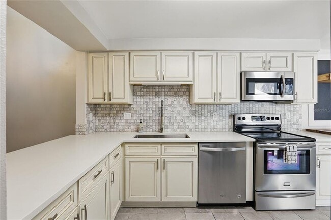 Building Photo - 449 Meadowood Blvd