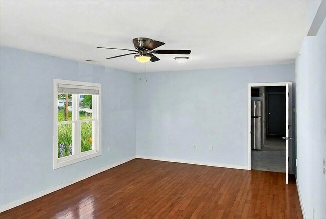 Building Photo - 247 Pilgrim Ave