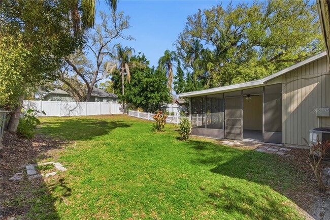 Building Photo - 216 4th Ave SW