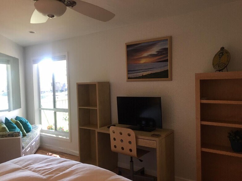 Building Photo - 396 Larkspur Plaza Dr