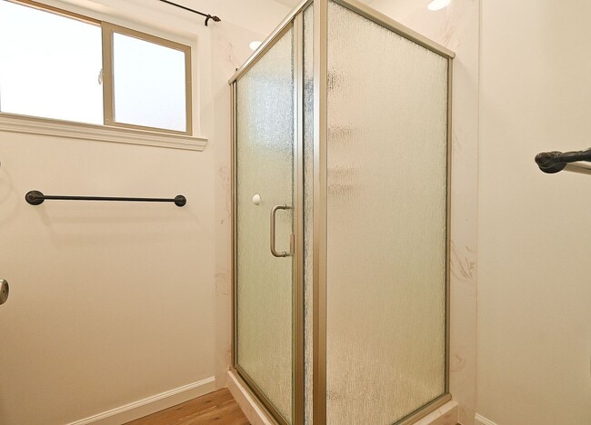 Building Photo - $3790 - 3BR - GORGEOUS REMODELED HOME IN N...