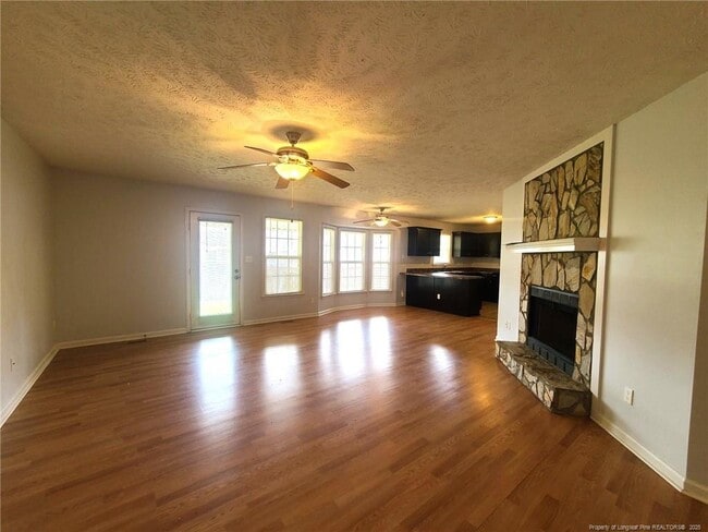 Building Photo - 6521 Applewhite Rd