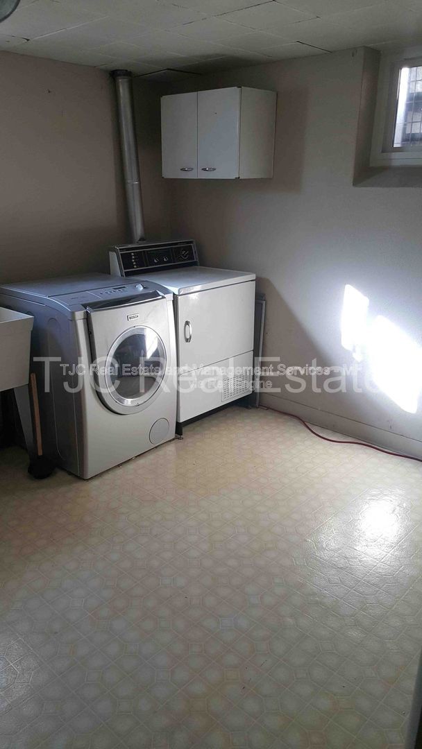 Building Photo - 1215 S Jackson St