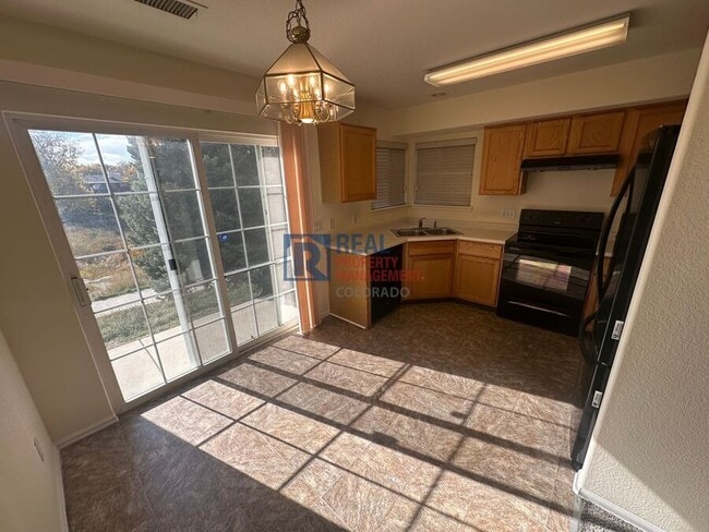 Building Photo - 1381 S Cathay Ct