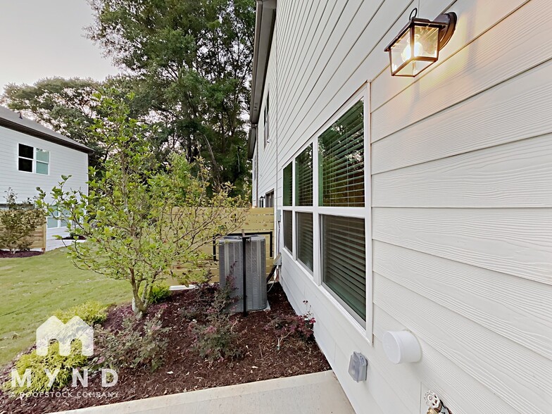 Building Photo - 2861 Regal Park Dr NW