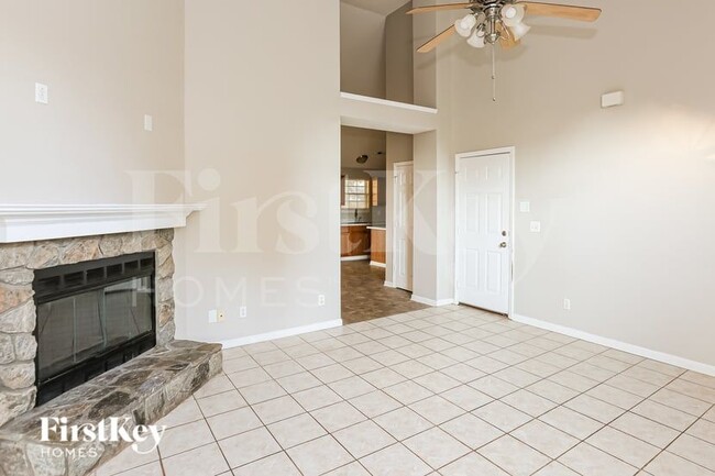 Building Photo - 3380 Chadbury Dr NW