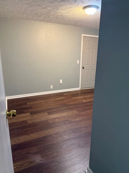 Building Photo - 1601 Steadmantown Ln