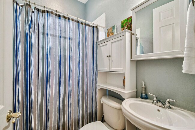 Building Photo - 2804 N Munro St