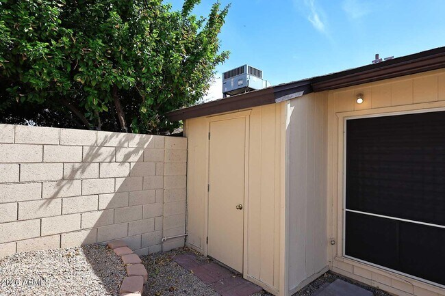 Building Photo - 5138 W Vogel Ave
