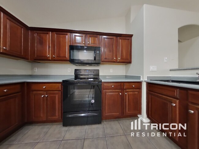 Building Photo - 13712 W Solano Dr