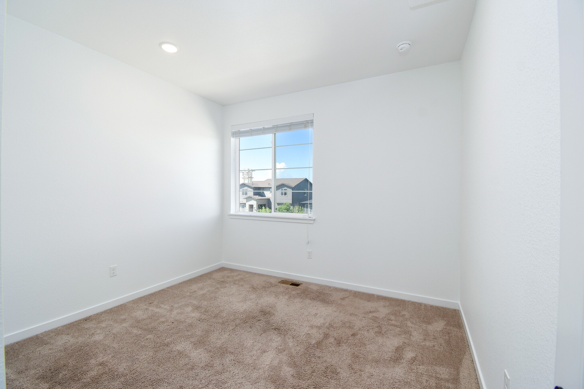 Building Photo - 3846 N Catawba Way