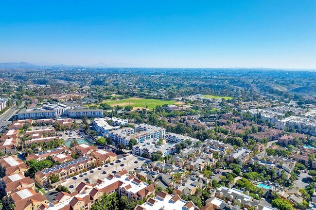 Building Photo - La Jolla Pines- Top Level 2 Bed/2 Ba Available Now!!