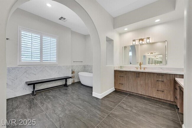 Building Photo - 11906 Port Labelle Dr