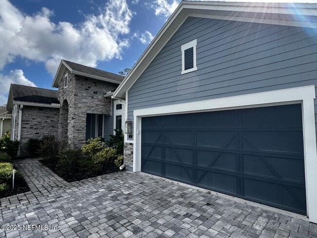 Building Photo - 121 Oxford Estates Way