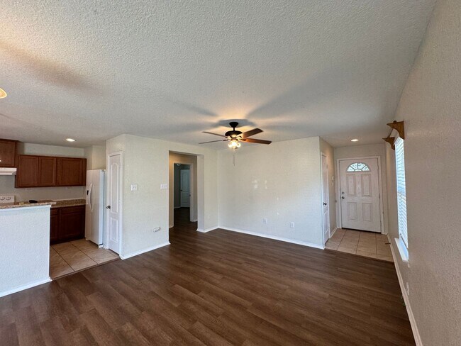 Building Photo - BEAUTIFUL SINGLE STORY HOME  |  CLOSE TO HWY 90 & 1604 | SHOPPING & RESTAURANTS