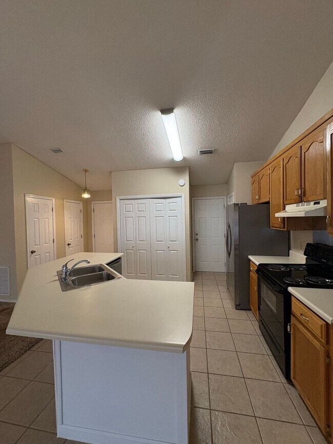 Building Photo - 3102 Achey Dr