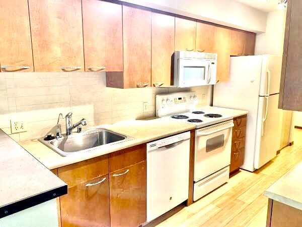 Kitchen - 12334 31st Ave NE