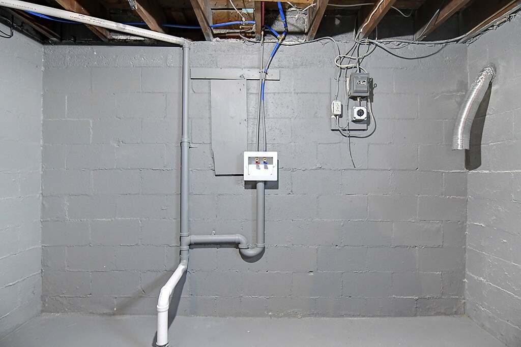 Building Photo - 2201 Wilbraham Rd