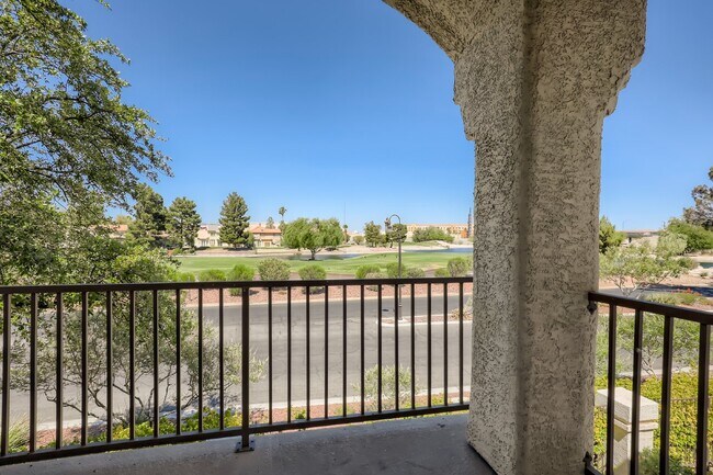 Building Photo - Discover this spacious and well-appointed 2-bedroom + office/den, 2-bath condo located in the hig...