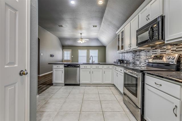 Building Photo - 3611 Redwood Cir