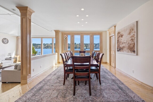 Building Photo - 6408 E Mercer Way