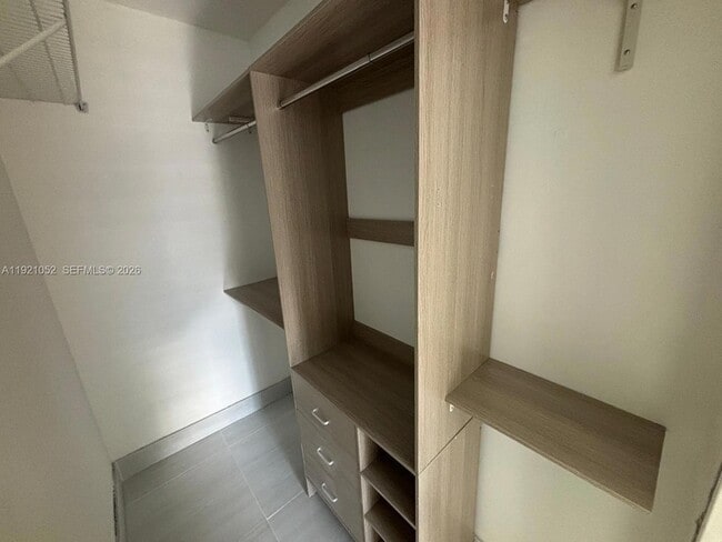 Building Photo - 725 91st St