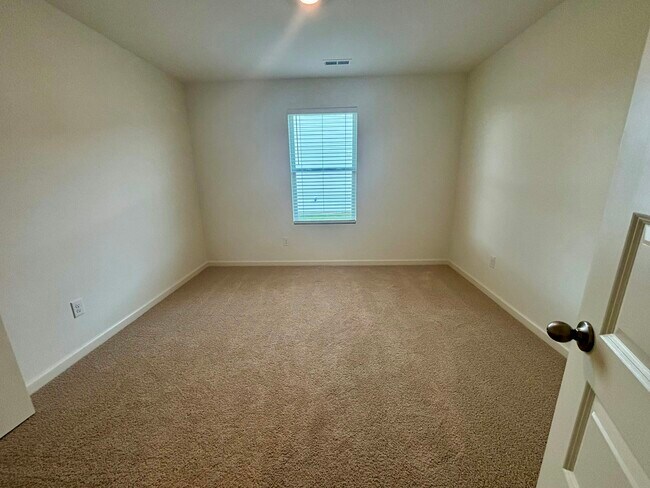 Building Photo - 505 Saddlewood Cv
