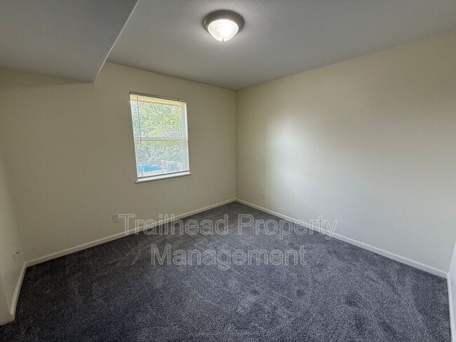 Building Photo - 1100 N Noland Rd