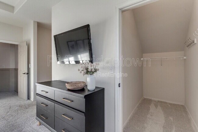 Building Photo - 21724 SW Vintner Ln