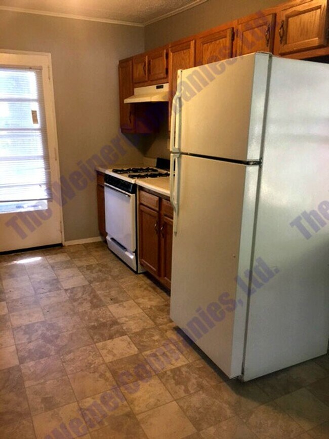 Building Photo - Sublease Available for Move in July 22!
