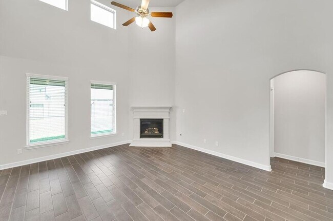 Building Photo - 18906 Whistling Oaks Dr