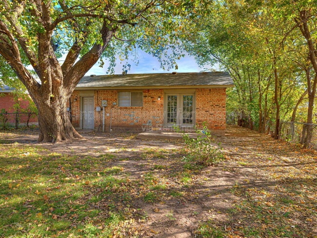 Building Photo - 601 N Wisconsin Ave