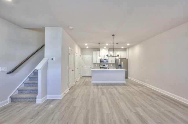 Building Photo - New Townhome in a prime location in Gallatin