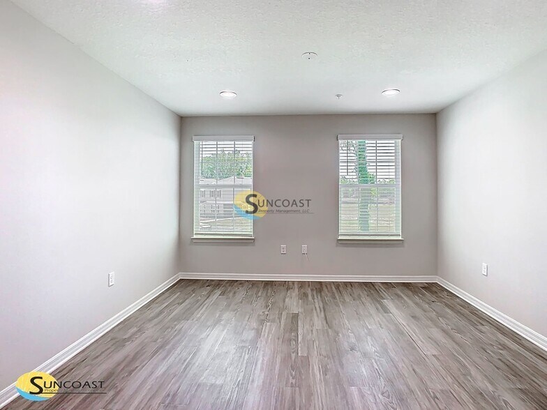 Building Photo - 3821 SW 43rd Ct