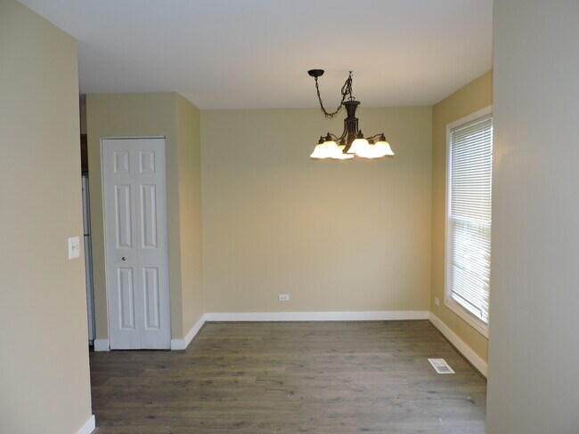 Building Photo - 1334 Gloucester Cir