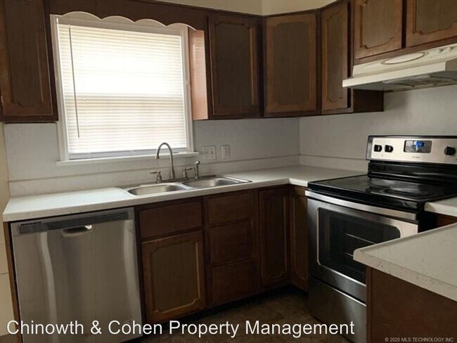 Building Photo - 2 br, 1 bath House - 4544 E 5th St