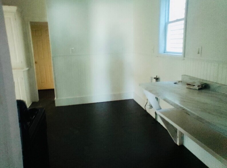 Building Photo - 362 9th St