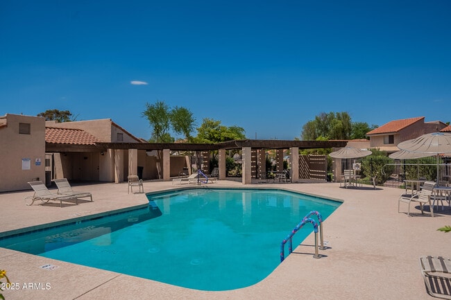 Building Photo - 1717 N Ventura Ln