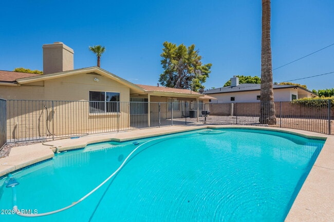 Building Photo - 6839 E Montecito Ave