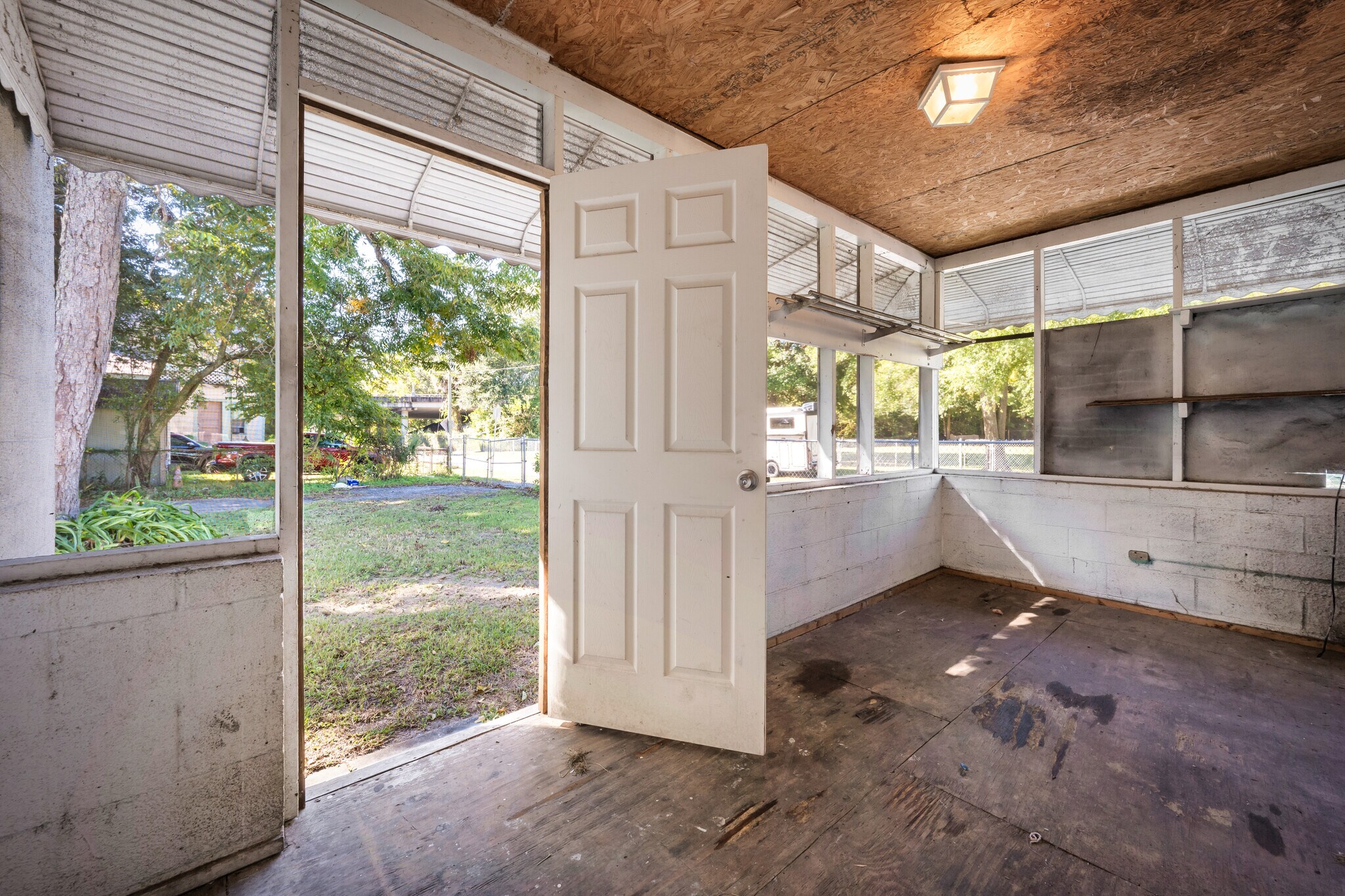 Building Photo - 1602 Wambolt St