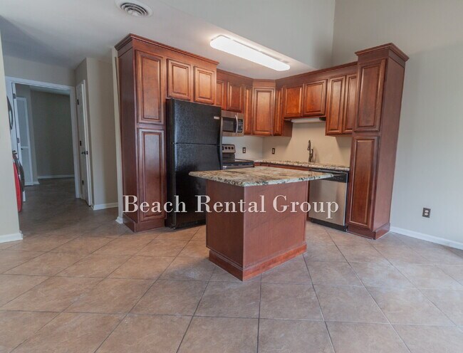 Building Photo - End Unit Townhouse in Myrtle Beach