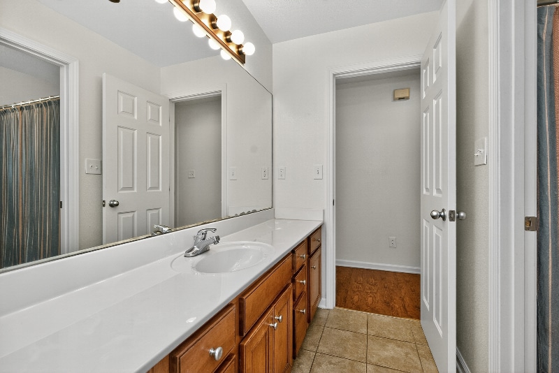 Building Photo - 858 Malabu Dr