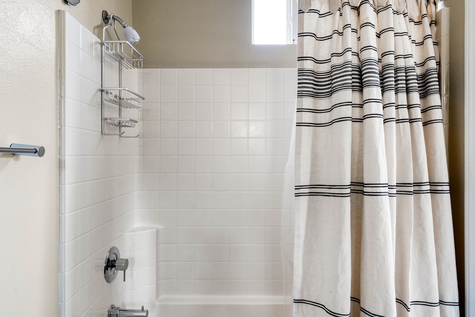 Building Photo - 121 Roble Rd