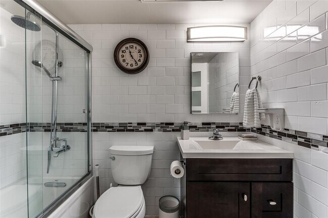 Building Photo - 3110 Red River St