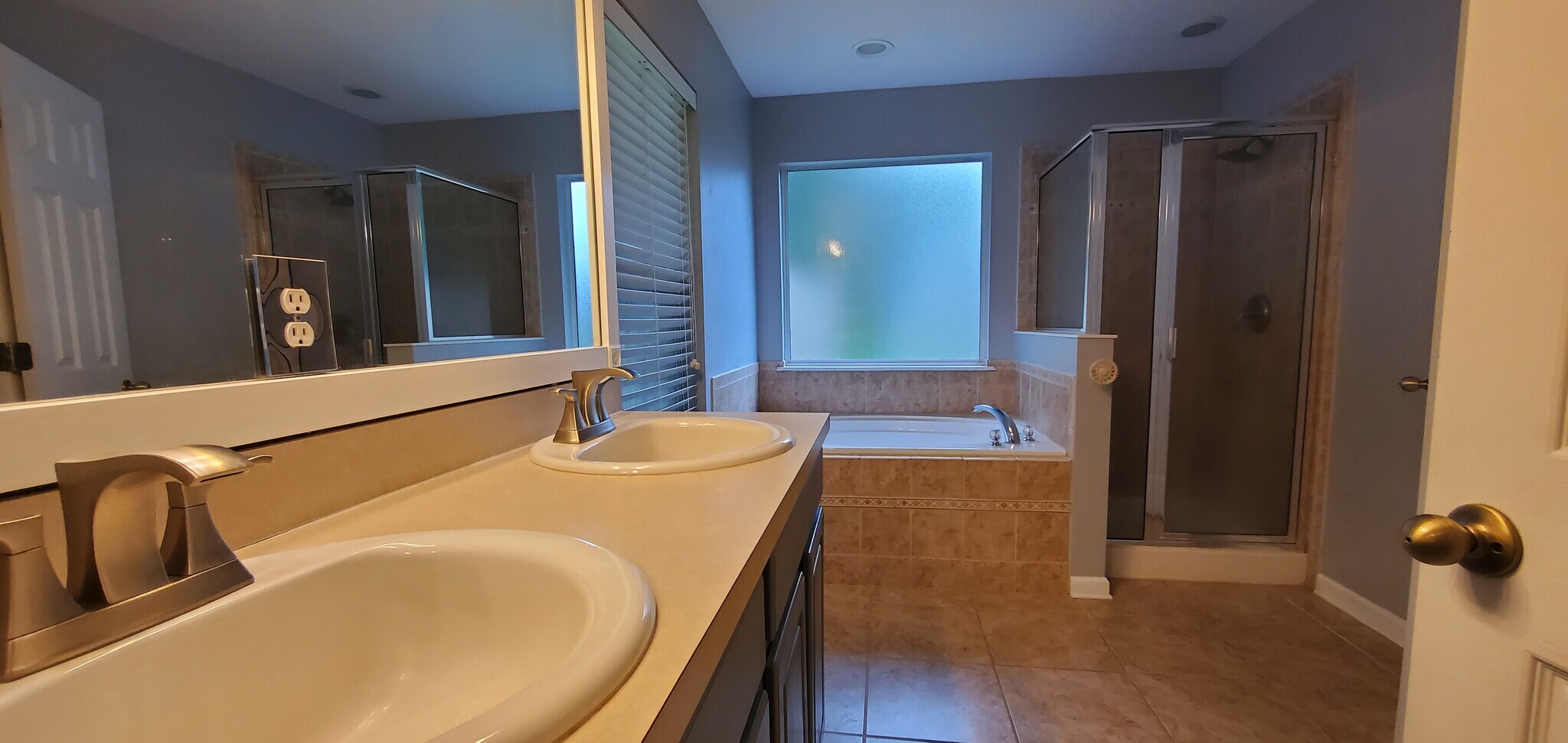 Building Photo - 996 Beckingham Dr